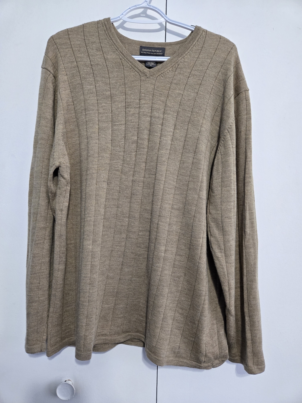 Banana Republic Merino Wool V Neck Sweater XL Tan Rib‎ Knit